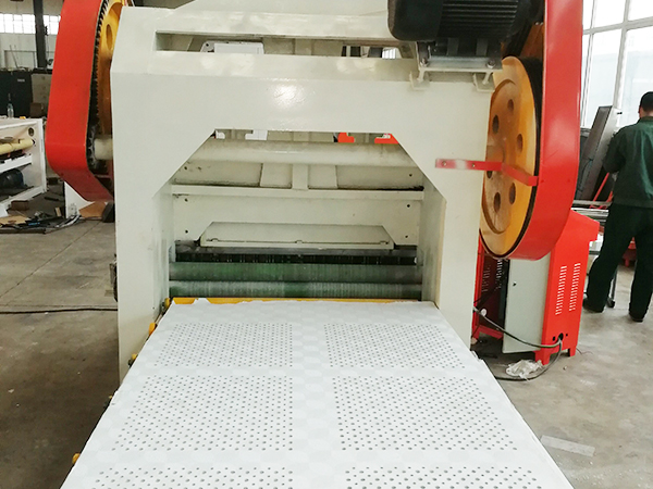Gypsum Board Perforationg Machine